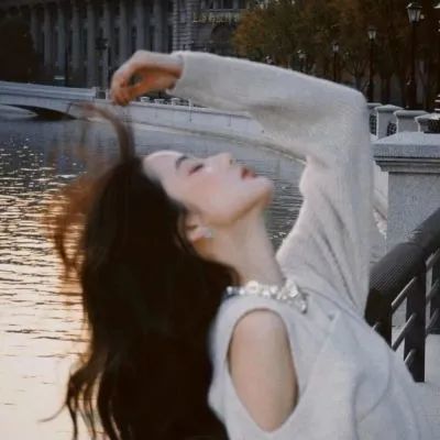 克宫：泽连斯基想打造兰博人设，但他不像